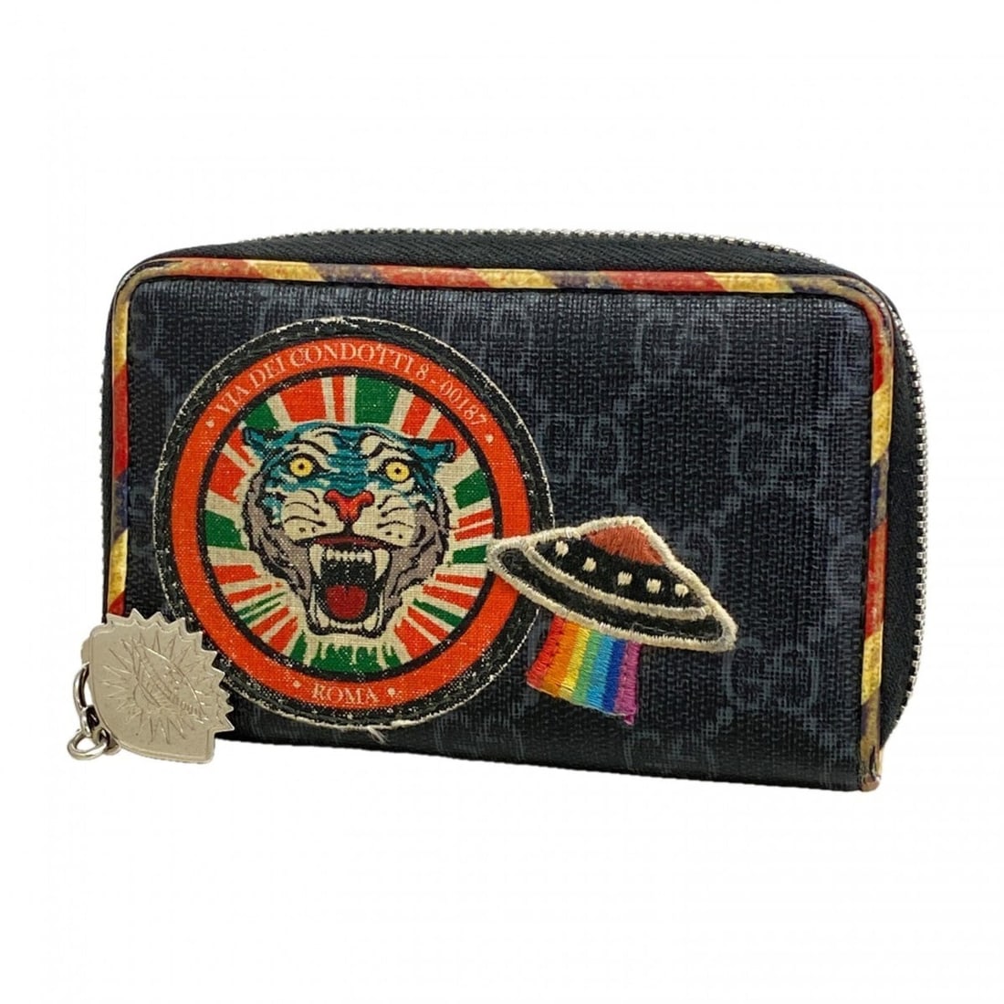 Gucci GG Supreme 496343 Black Men's Wallet/Coin Case: --- Catalog ---Category: SizeSize (HxWxD): 7.5cm x 12cm x 2cm / 2.95'' x 4.72'' x 0.78''Category: DesignType: Coin purse/coin caseColor: BlackGender: MenMaterial: PVC Category: GeneralMPN: 496343Brand