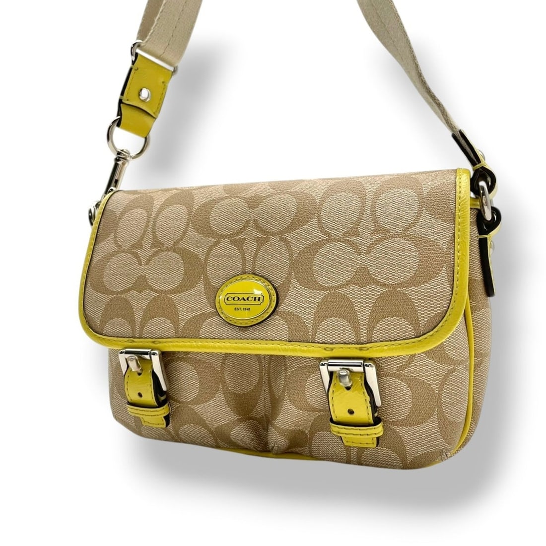 COACH Shoulder Bag, Beige/Yellow Signature Leather, Logo Plate, Silver Hardware, Women's, S68: --- Catalog ---Category: SizeSize (HxWxD): 15cm x 22cm x 6cm / 5.9'' x 8.66'' x 2.36''Category: DesignType: Shoulder bagColor: Beige, YellowGender: WomenMaterial: Signature line Category: GeneralBrand