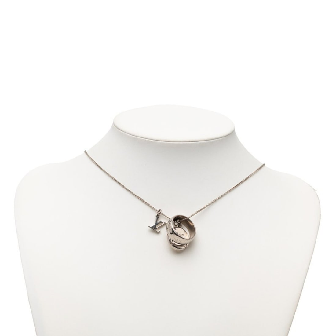 Louis Vuitton Monogram Ring Necklace M62485 Metal Women's LOUIS VUITTON: --- Catalog ---Category: SizePendant Size: 24.6mm x 18mm / 0.96'' x 0.7''Neck Circumference: 72 cm / 28.34''Category: DesignGender: WomenMaterial: MetalNecklace Type: NecklaceCategory: GeneralMPN: M62