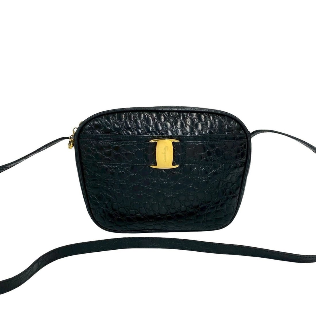 Salvatore Ferragamo Vintage Vara Leather Semi-Shoulder Bag with Hardware, Black, 73909: --- Catalog ---Category: SizeSize (HxWxD): 18cm x 24cm x 7cm / 7.08'' x 9.44'' x 2.75''Category: DesignType: Shoulder bagColor: BlackGender: WomenMaterial: Leather Category: GeneralBrand: Salvatore Fe