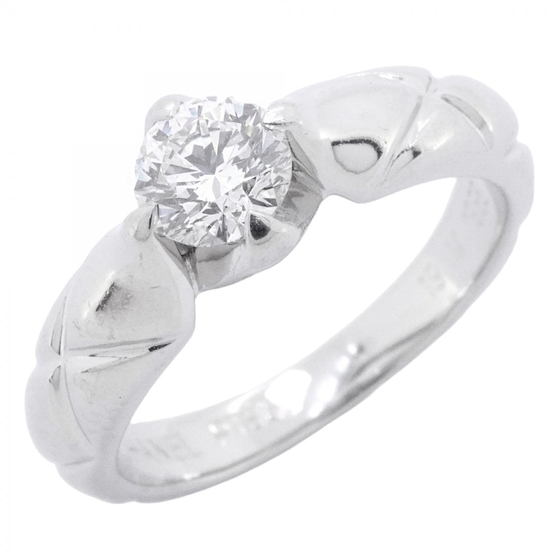 18K (18-karat white gold) ring with a 0.20 ct diamond, total weight 2.3g. Jewelry.: --- Catalog ---Category: SizeWeight: 2.3g / 0.08oz.JP Size: 11US Size: 6Category: DesignType: Band ringColor: White goldMetal: White GoldStone: DiamondGender: WomenMaterial: White gold (18K)Metal Puri