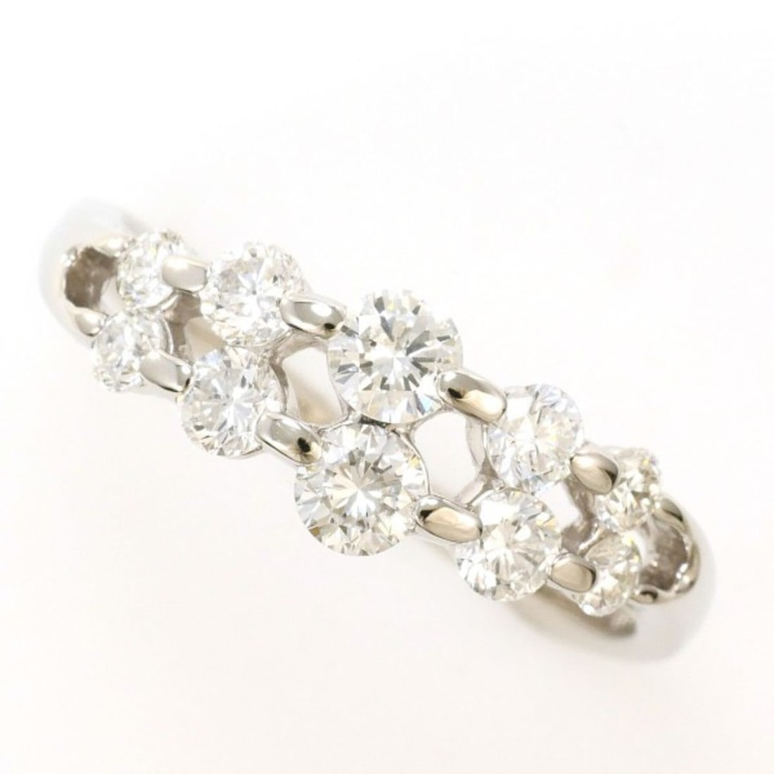 PT900 Platinum Ring, 1 Diamond (1.03 carat), with Certificate of Authenticity, Total Weight Approx.: --- Catalog ---Category: SizeWeight: 5.1g / 0.17oz.JP Size: 18US Size: 9Category: DesignType: Band ringColor: PlatinumStone: DiamondGender: WomenMaterial: Platinum 900Weight (ct.): 1.03Category: Gener