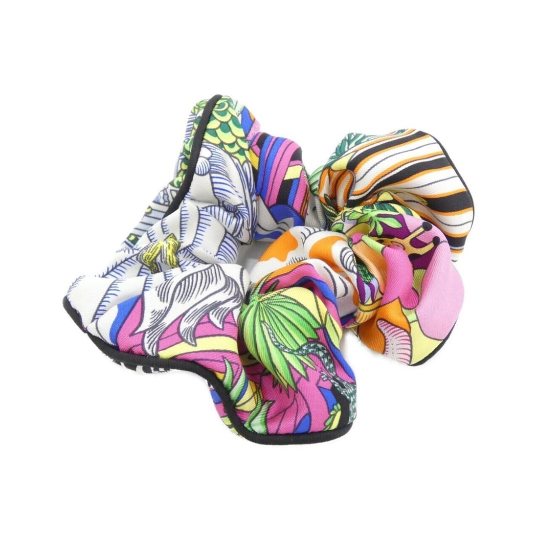 Hermes Claudia Chouchou: --- Catalog ---Category: SizeSize (LxW): 5cm / 1.96''Category: DesignType: ScrunchieColor: Multi-colorGender: Women,MenMaterial: SilkCategory: GeneralBrand: Hermes--- Item List ---Section: