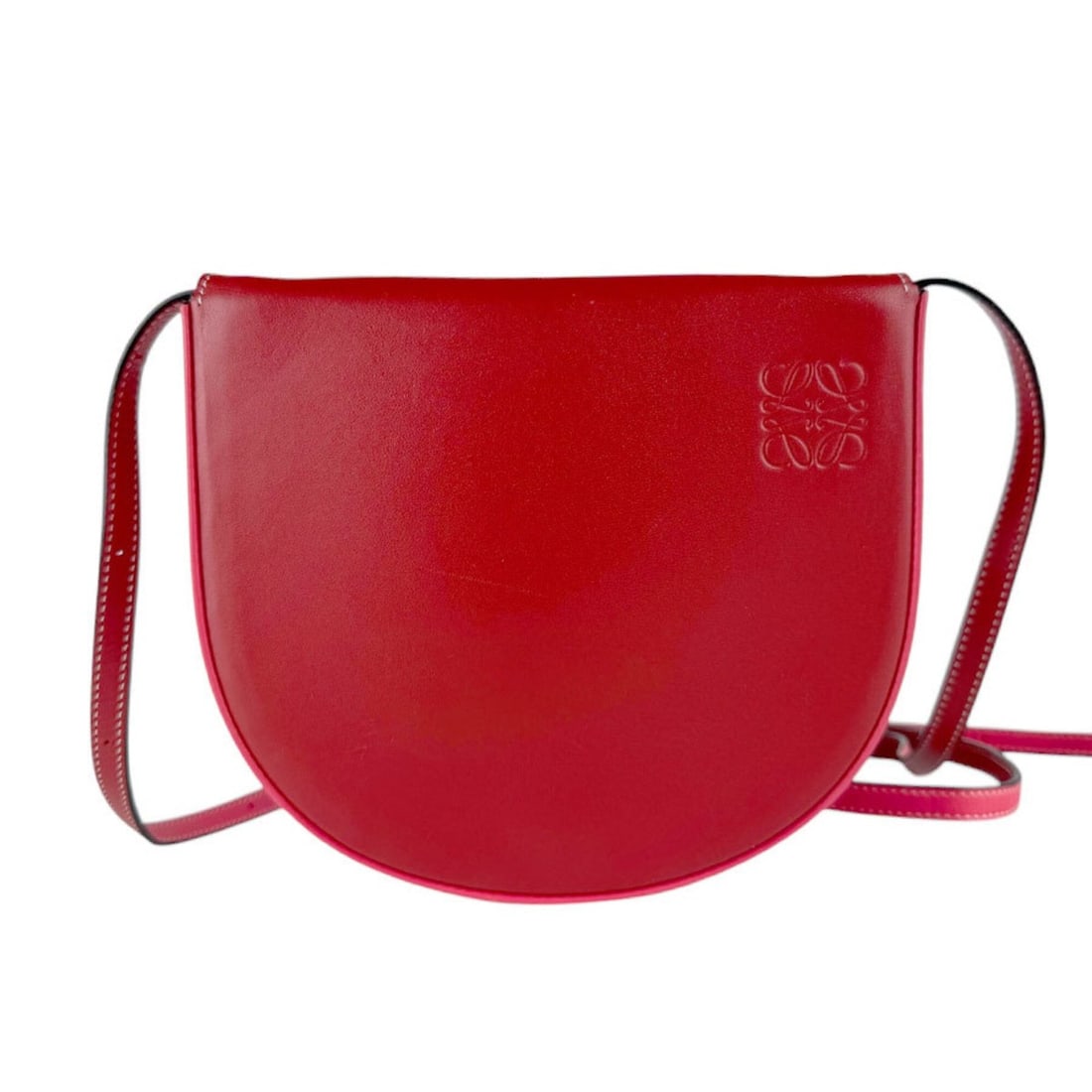Loewe LOEWE Shoulder Bag Waist Heel Leather Red Women's z9881: --- Catalog ---Category: SizeSize (HxWxD): 15cm x 17cm x 4cm / 5.9'' x 6.69'' x 1.57''Category: DesignType: Fanny pack, Shoulder bagColor: Red colorGender: WomenMaterial: Leather Category: GeneralBran