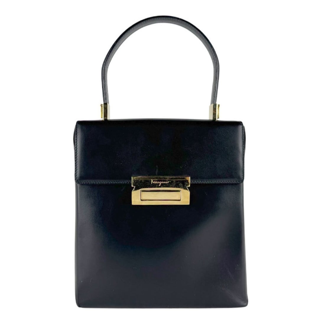 Salvatore Ferragamo handbag/shoulder bag, leather, black, women's, z9834: --- Catalog ---Category: SizeSize (HxWxD): 21cm x 19cm x 7cm / 8.26'' x 7.48'' x 2.75''Category: DesignType: Handbag, Shoulder bagColor: BlackGender: WomenMaterial: Leather Category: GeneralBrand: Sal