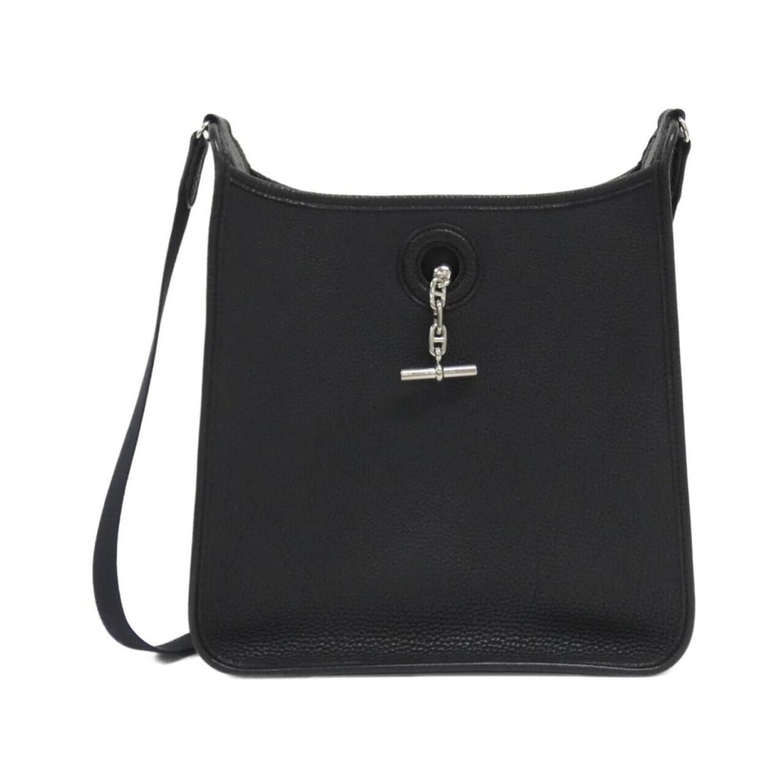 Hermes Vespa PM 030238CK Shoulder Bag: --- Catalog ---Category: SizeSize (HxWxD): 29cm x 28cm x 8cm / 11.41'' x 11.02'' x 3.14''Category: DesignType: Shoulder bagColor: BlackGender: WomenMaterial: Togo leather Hardware Color:
