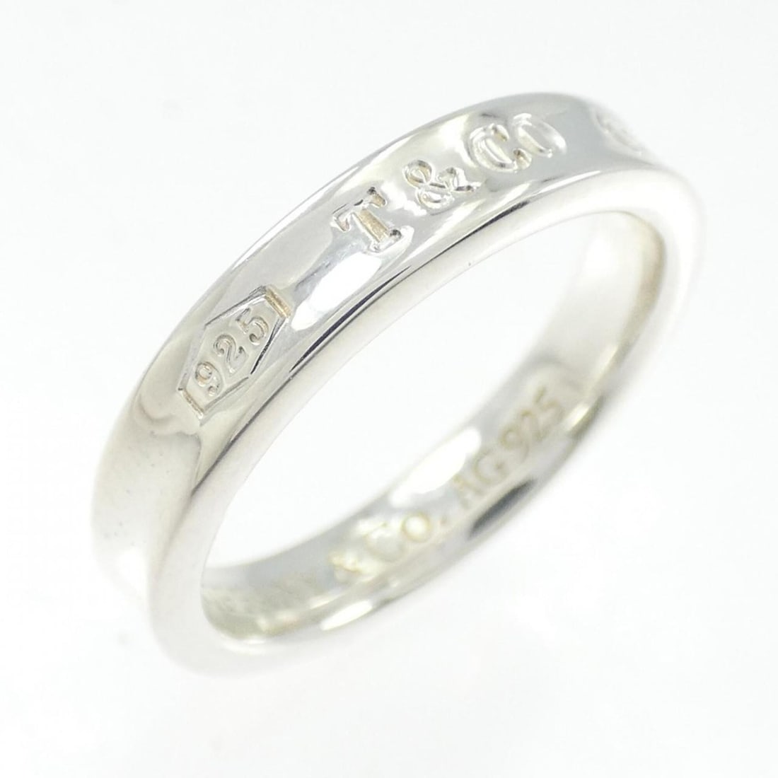 Tiffany & Co. 1837 Narrow Ring: --- Catalog ---Category: SizeJP Size: 15.5US Size: 7.5Category: DesignType: Band ringGender: Men,WomenMaterial: Silver 925Category: GeneralMPN: 60126372Brand: Tiffany--- Item List ---Section: Conditio
