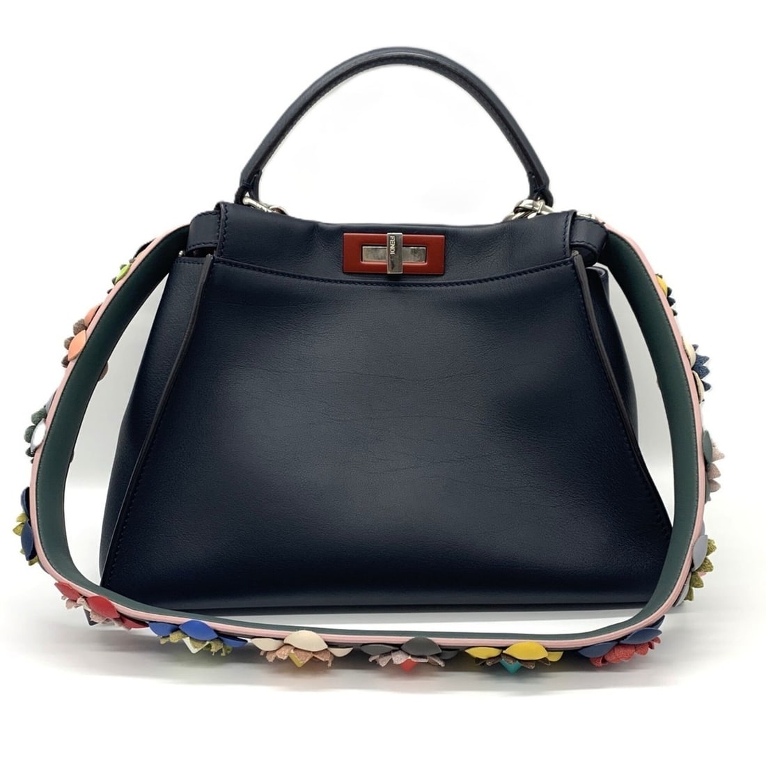 Fendi Peekaboo Regular Iconic Model 2-Way Bag Leather Dark Navy / Red FENDI: --- Catalog ---Category: SizeWeight: 1.13kg / 2.48lb.Size (HxWxD): 25cm x 33cm x 13cm / 9.84'' x 12.99'' x 5.11''Category: DesignType: Handbag, Shoulder bagColor: Dark navy, Red colorGender: WomenMate