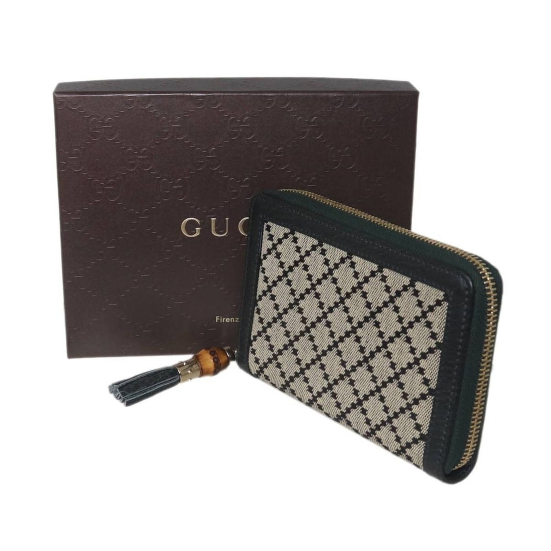 GUCCI Diamante Round Wallet, Beige x Black, 224256: --- Catalog ---Category: SizeSize (HxWxD): 9cm x 14cm x 2cm / 3.54'' x 5.51'' x 0.78''Category: DesignType: Wallet (bi-fold)Color: Beige, BlackGender: WomenMaterial: Canvas , Leather Category: