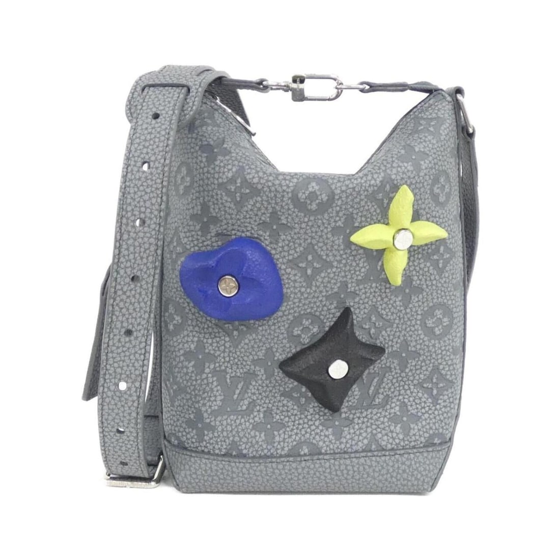 Louis Vuitton Taurillon Climbing Hobo Cruiser PM M20875 Shoulder Bag: --- Catalog ---Category: SizeWeight: 590g / 1.3lb.Size (HxWxD): 25cm x 17cm x 8cm / 9.84'' x 6.69'' x 3.14''Strap Length: 103cm - 127cm / 40.55'' - 49.99''Category: DesignType: Shoulder bagColor: Gris