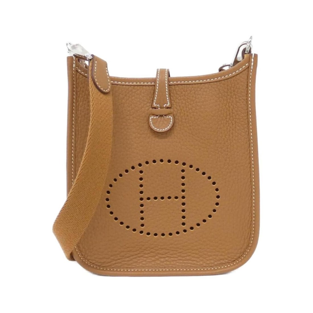 Hermes Evelyne Amazon 16cm 069426CK Shoulder Bag: --- Catalog ---Category: SizeWeight: 240g / 8.46oz.Size (HxWxD): 18cm x 17cm x 5.5cm / 7.08'' x 6.69'' x 2.16''Strap Length: 112cm / 44.09''Category: DesignType: Shoulder bagColor: GoldGender:
