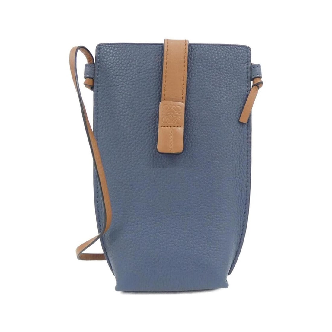 Loewe Pocket 124 12 Z45 Shoulder Bag: --- Catalog ---Category: SizeWeight: 90g / 3.17oz.Size (HxWxD): 17cm x 8cm x 4cm / 6.69'' x 3.14'' x 1.57''Strap Length: 109cm / 42.91''Category: DesignType: Shoulder bagColor: BlueGender:
