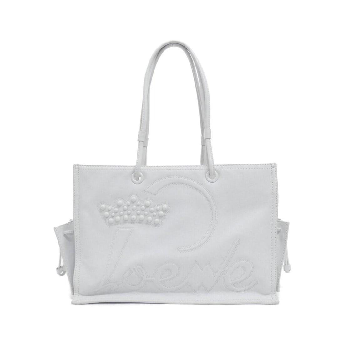 Loewe handbag: --- Catalog ---Category: SizeSize (HxWxD): 29cm x 41.5cm x 15cm / 11.41'' x 16.33'' x 5.9''Category: DesignType: HandbagColor: WhiteMaterial: Leather Category: GeneralBrand: Loewe--- Item List