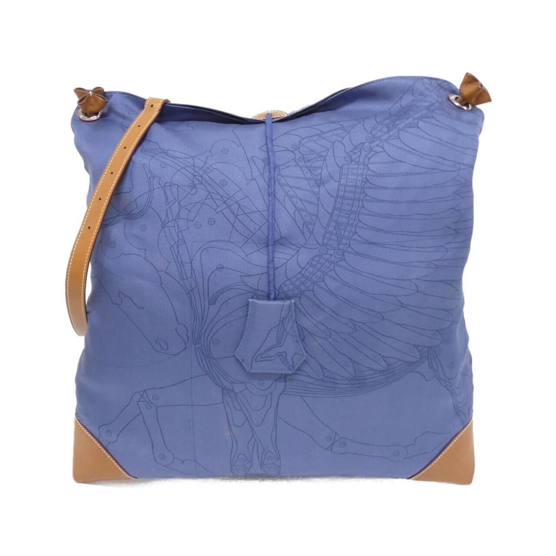 Hermes PEGASE D'HERMES Silky City MM Shoulder Bag: --- Catalog ---Category: SizeSize (HxWxD): 40cm x 39cm x 1cm / 15.74'' x 15.35'' x 0.39''Category: DesignType: Pouch, Shoulder bagColor: Fauve, NavyGender: WomenMaterial: Silk Category: GeneralBrand: