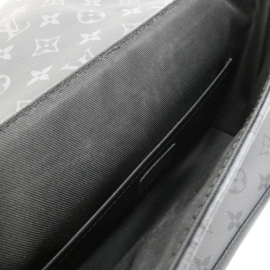 Louis Vuitton Monogram Eclipse Reverse Pulse Messenger M12681 Shoulder Bag - 8