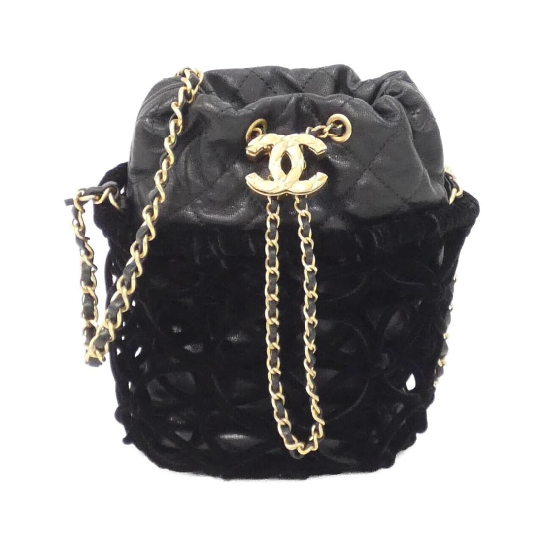 Chanel shoulder bag: --- Catalog ---Category: SizeSize (HxWxD): 20cm x 13cm x 11cm / 7.87'' x 5.11'' x 4.33''Category: DesignType: Shoulder bagColor: BlackGender: WomenMaterial: Velvet , Leather Hardware Color: Matte