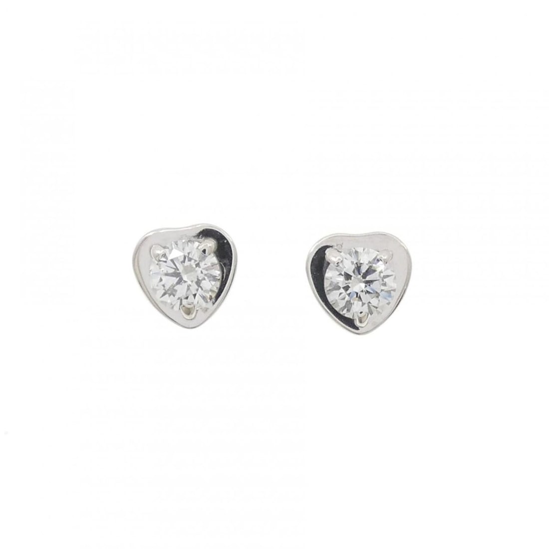 Cartier Diamants Légers Earrings: --- Catalog ---Category: SizeSize (HxWxD): 5.10mm x 5.30mm / 0.20'' x 0.21''Category: DesignType: Stud earringsGender: WomenMaterial: White gold (18K)Category: GeneralBrand: Cartier--- Item List