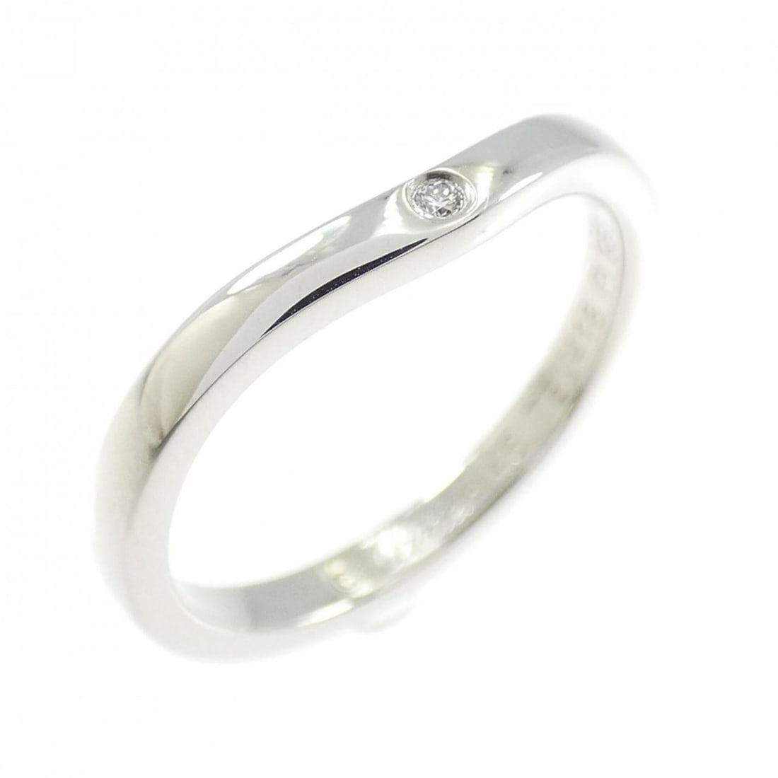 Cartier Ballerina 3P Ring: --- Catalog ---Category: SizeUS Size: 3.5Brand Size: 46Category: DesignType: Band ringGender: WomenMaterial: Platinum 950Category: GeneralBrand: Cartier--- Item List ---Section: ConditionRanking: