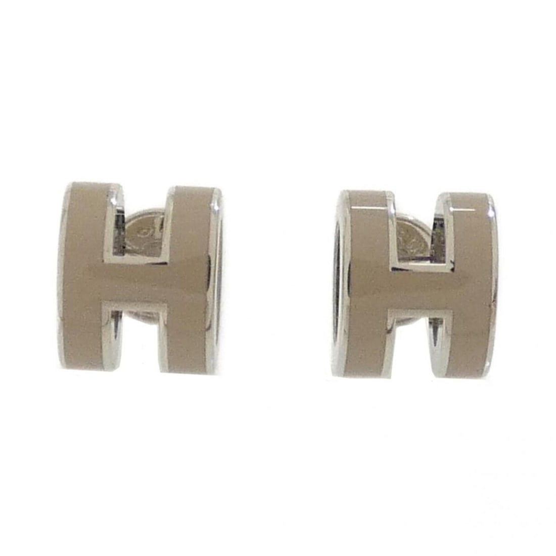Hermes Pop H MINI 608002FP Earrings: --- Catalog ---Category: SizeSize (HxWxD): 10.00mm x 7.00mm / 0.39'' x 0.28''Category: DesignType: Stud earringsColor: BeigeGender: Women,MenCategory: GeneralBrand: Hermes--- Item List ---Section: