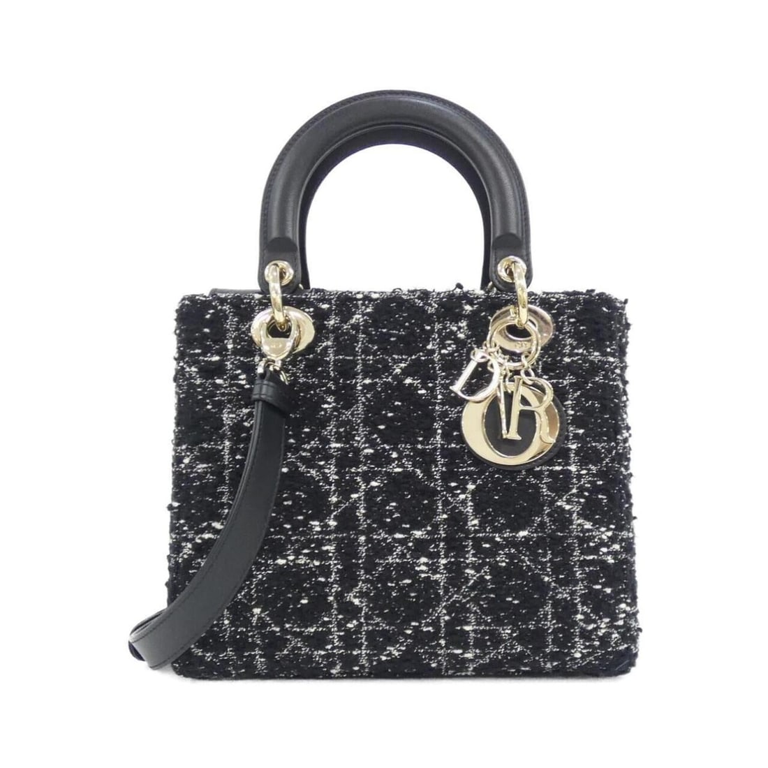 Christian Dior Lady Medium M0565OTKV Handbag: --- Catalog ---Category: SizeSize (HxWxD): 20cm x 24cm x 12cm / 7.87'' x 9.44'' x 4.72''Category: DesignType: HandbagColor: Black, WhiteGender: WomenMaterial: Tweed , Leather Hardware Color: