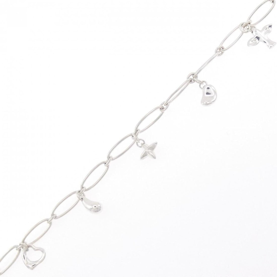 Tiffany & Co. 925 Bracelet: --- Catalog ---Category: SizeLength: 18cm / 7.08''Category: DesignType: Charm braceletGender: WomenMaterial: Silver 925Category: GeneralBrand: Tiffany--- Item List ---Section: ConditionRanking: Rank