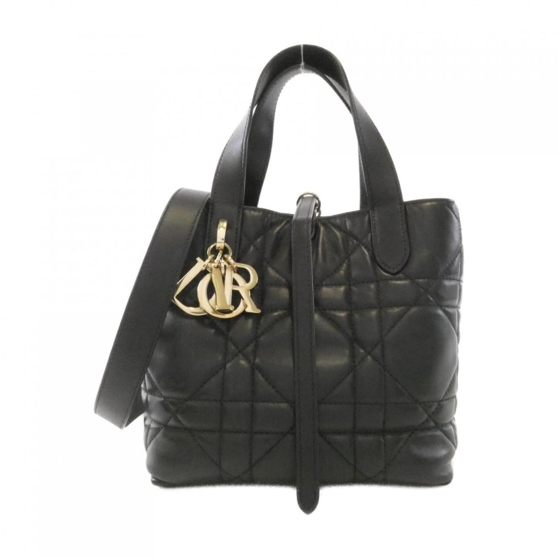 Christian Dior Toujours Vertical Tote Small M2835OSNW Handbag: --- Catalog ---Category: SizeSize (HxWxD): 18cm x 17cm x 12cm / 7.08'' x 6.69'' x 4.72''Category: DesignType: HandbagColor: BlackGender: WomenMaterial: Leather Hardware Color: GoldLeather/Fur Type: