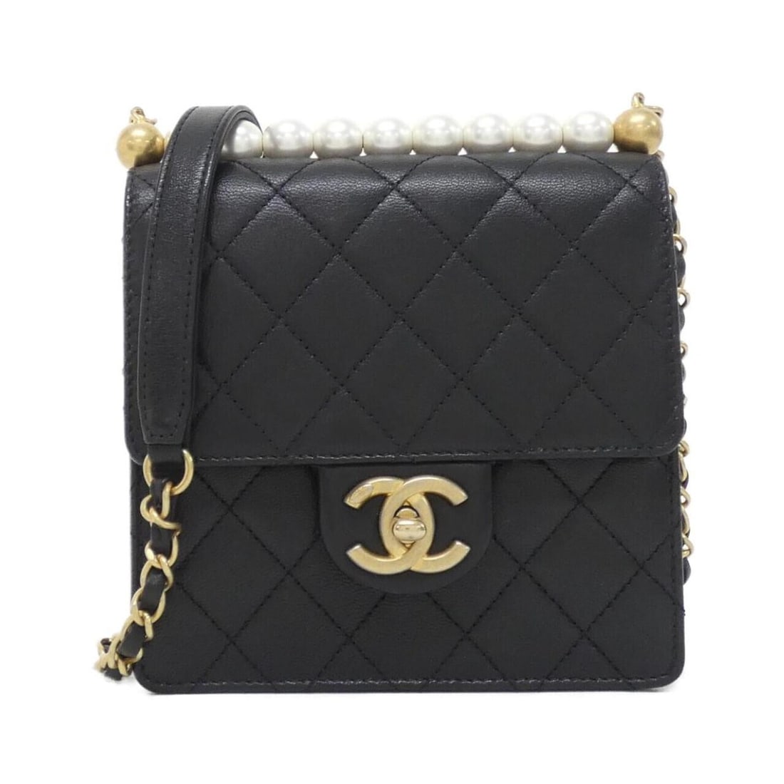 Chanel AS0584 Shoulder Bag: --- Catalog ---Category: SizeSize (HxWxD): 16cm x 15.5cm x 5cm / 6.29'' x 6.1'' x 1.96''Category: DesignType: Shoulder bagColor: BlackGender: WomenMaterial: Leather Hardware Color: Matte