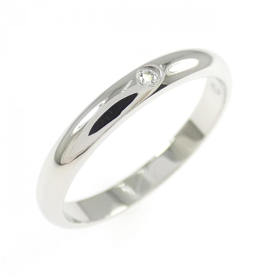 Cartier wedding ring: --- Catalog ---Category: SizeJP Size: 9US Size: 5Category: DesignType: Wedding ringColor: SilverGender: WomenMaterial: Platinum 950Category: GeneralMPN: B4057700Brand: Cartier--- Item List