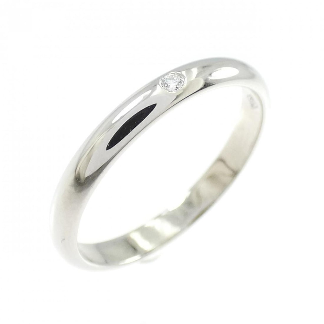 Cartier wedding ring: --- Catalog ---Category: SizeJP Size: 10US Size: 5.5Category: DesignType: Wedding ringColor: SilverGender: WomenMaterial: Platinum 950Category: GeneralMPN: B4057700Brand: Cartier--- Item List