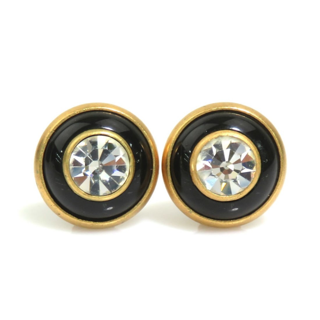 Chanel earrings, metal, rhinestone, gold, black, clear, women's, h32239a: --- Catalog ---Category: DesignType: Clip earringsColor: Black, Clear, GoldGender: WomenMaterial: Metal, RhinestoneCategory: GeneralBrand: ChanelCountry of Origin: France--- Item List ---Section: Cond