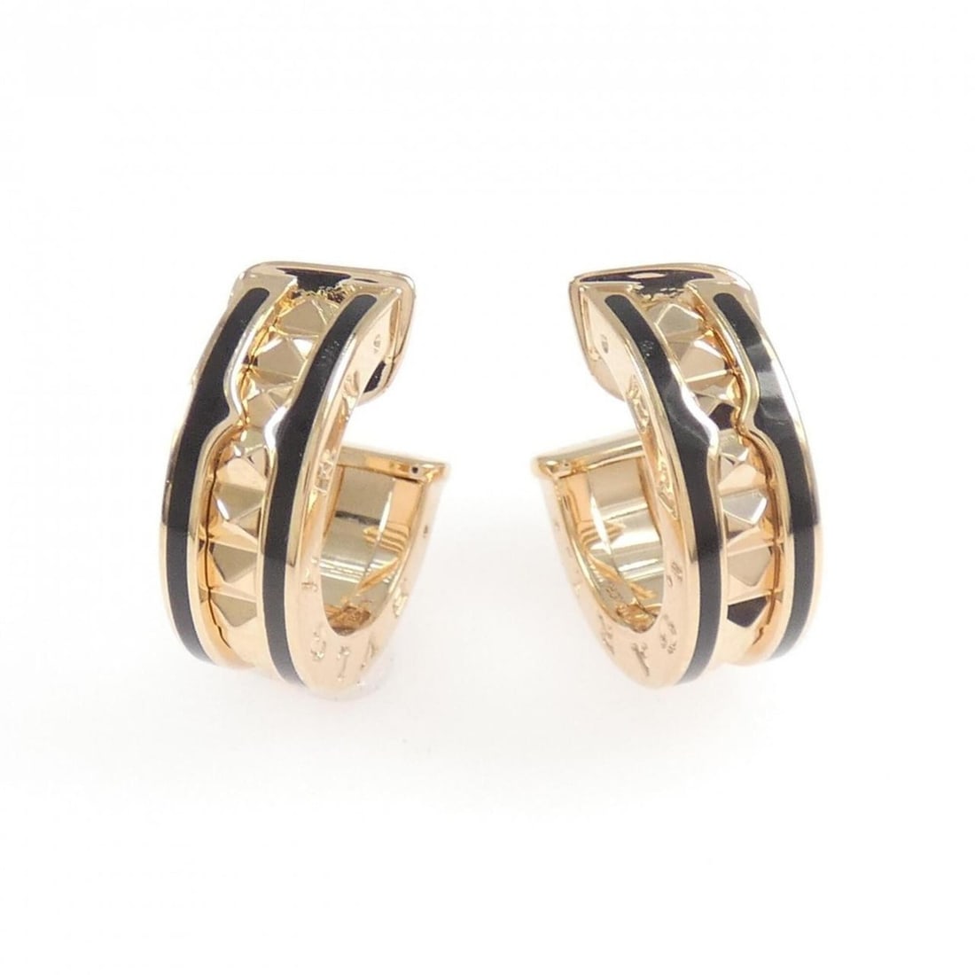 Bvlgari B.zero1 Earrings: --- Catalog ---Category: SizeSize (HxWxD): 15.60mm x 5.20mm / 0.61'' x 0.20''Category: DesignType: Stud earringsGender: WomenMaterial: Ceramic, Pink gold (18K)Category: GeneralBrand: Bvlgari--- Item