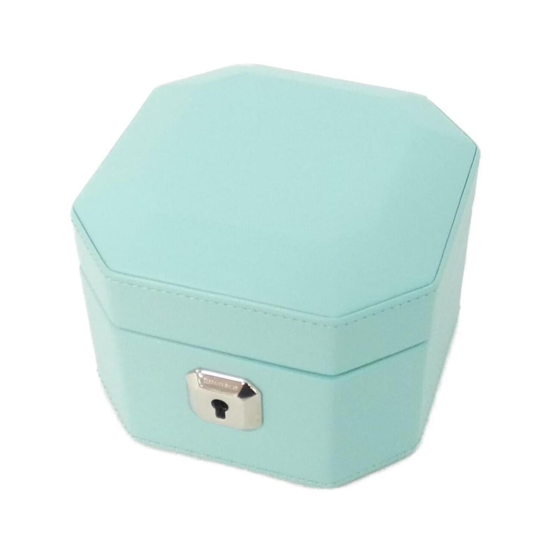 Tiffany & Co. jewelry case: --- Catalog ---Category: SizeSize (HxWxD): 8cm x 10.5cm x 10cm / 3.14'' x 4.13'' x 3.93''Category: DesignType: Jewelry caseColor: Tiffany blueMaterial: LeatherCategory: GeneralBrand: Tiffany--- Item