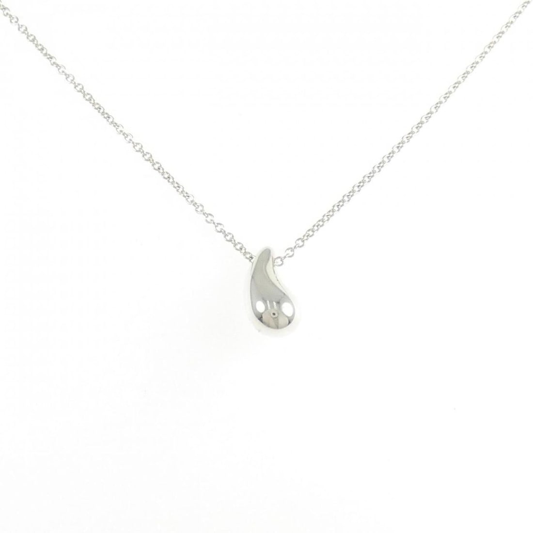 Tiffany & Co. Teardrop Necklace: --- Catalog ---Category: SizePendant Size: 11.8mm x 5.8mm / 0.46'' x 0.22''Neck Circumference: 42 cm / 16.53''Category: DesignGender: WomenMaterial: Silver 925Pendant Type: PendantNecklace Type: