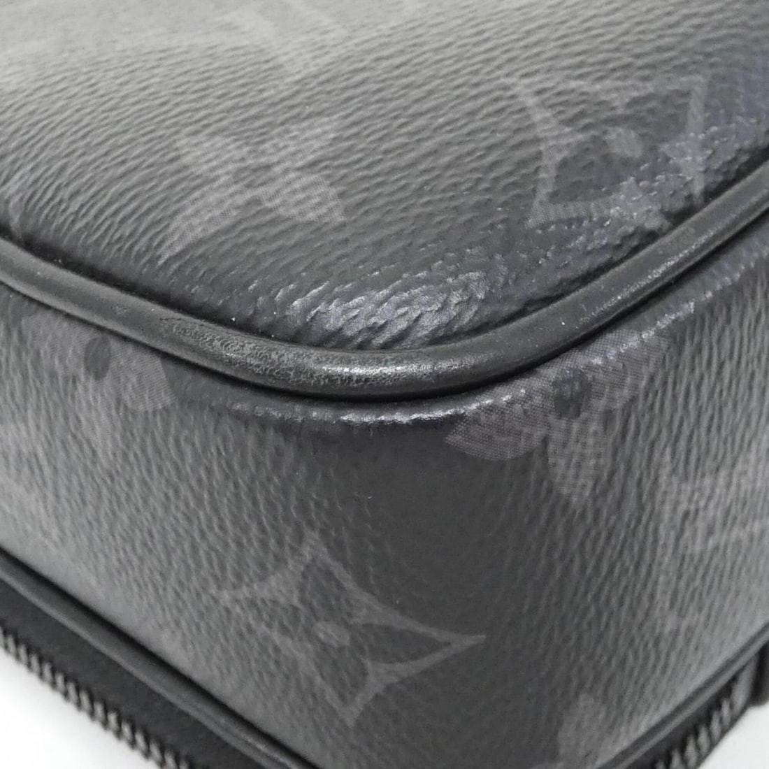 Louis Vuitton Monogram Eclipse Alpha Messenger M46955 Shoulder Bag - 3