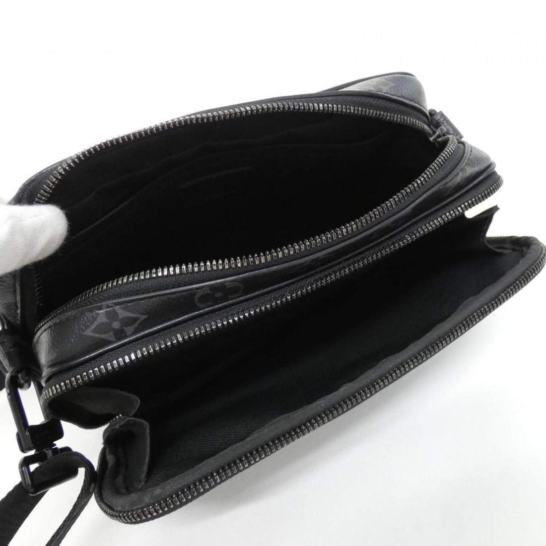 Louis Vuitton Monogram Eclipse Alpha Messenger M46955 Shoulder Bag - 7