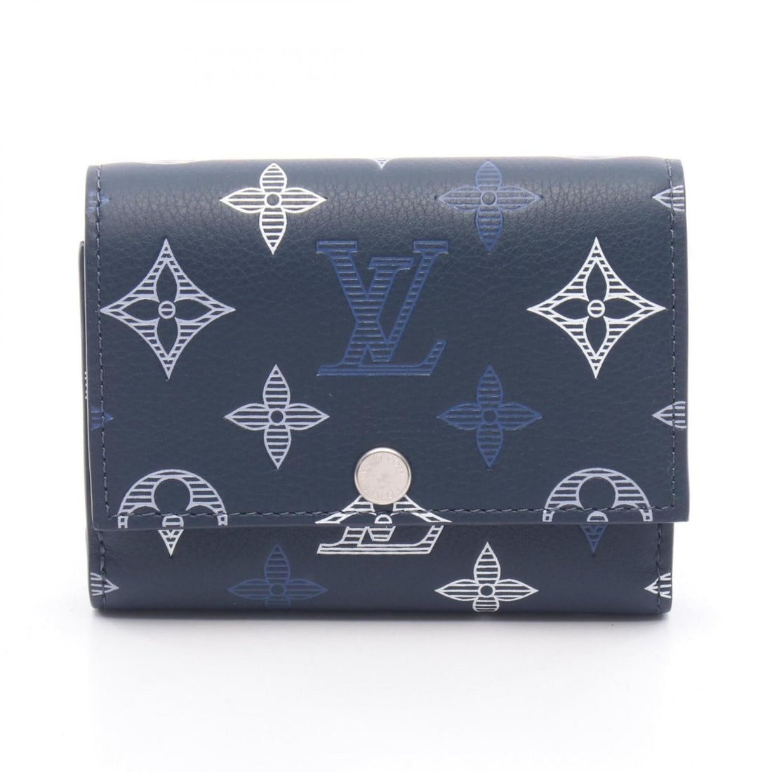 Louis Vuitton Victor Wallet Tri-fold Leather Monogram Shadow Men's Navy Blue Multicolor M29130: --- Catalog ---Category: SizeSize (HxWxD): 8cm x 11cm x 2.5cm / 3.14'' x 4.33'' x 0.98''Category: DesignType: Wallet (tri-fold)Color: Blue, Multi-color, NavyGender: MenMaterial: Monogram Shadow Catego