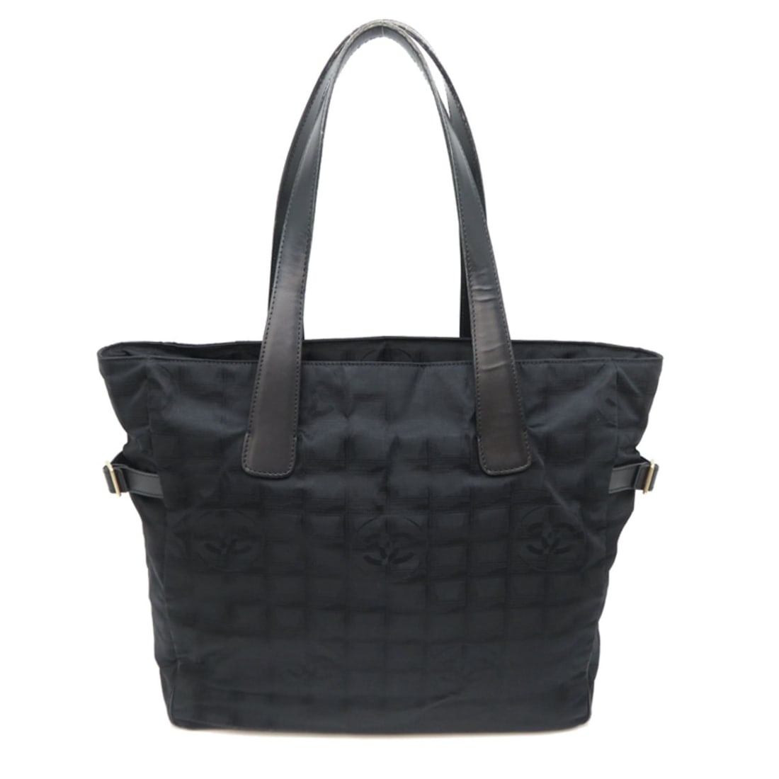 Chanel New Travel Line MM Women's Tote Bag A15991 Nylon Black: --- Catalog ---Category: SizeSize (HxWxD): 33cm x 31cm x 12cm / 12.99'' x 12.2'' x 4.72''Category: DesignType: Tote bagColor: BlackGender: WomenMaterial: Nylon Category: GeneralMPN: A15991Brand: