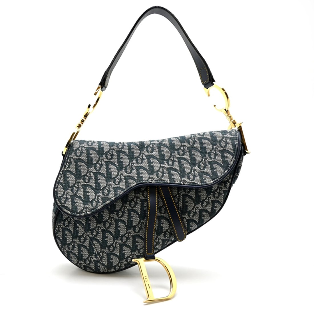 Christian Dior Dior Trotter Saddle Bag Women's Shoulder Jacquard Blue: --- Catalog ---Category: SizeSize (HxWxD): 19.2cm x 27cm x 7cm / 7.55'' x 10.62'' x 2.75''Category: DesignType: Saddle bag, Shoulder bagColor: BlueGender: WomenMaterial: Jacquard Category: GeneralBran