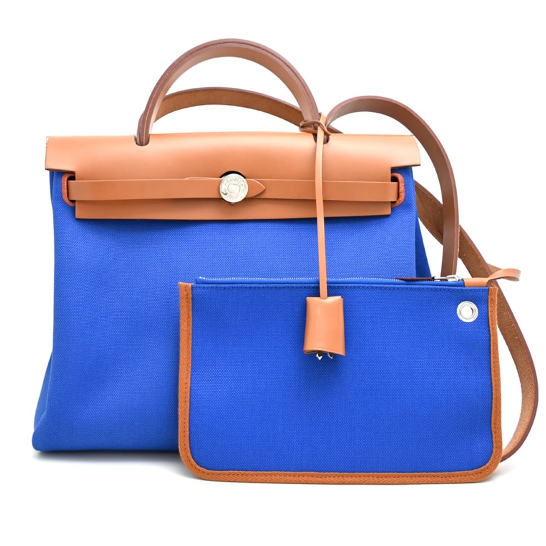Hermes Herbag Zip PM, U stamp, 2022 model, with pouch, women's handbag, Toile Blue.: --- Catalog ---Category: SizeSize (HxWxD): 25cm x 30cm x 12cm / 9.84'' x 11.81'' x 4.72''Category: DesignType: Handbag, PouchColor: BlueGender: WomenHardware Color: SilverCategory: GeneralBrand: Herme