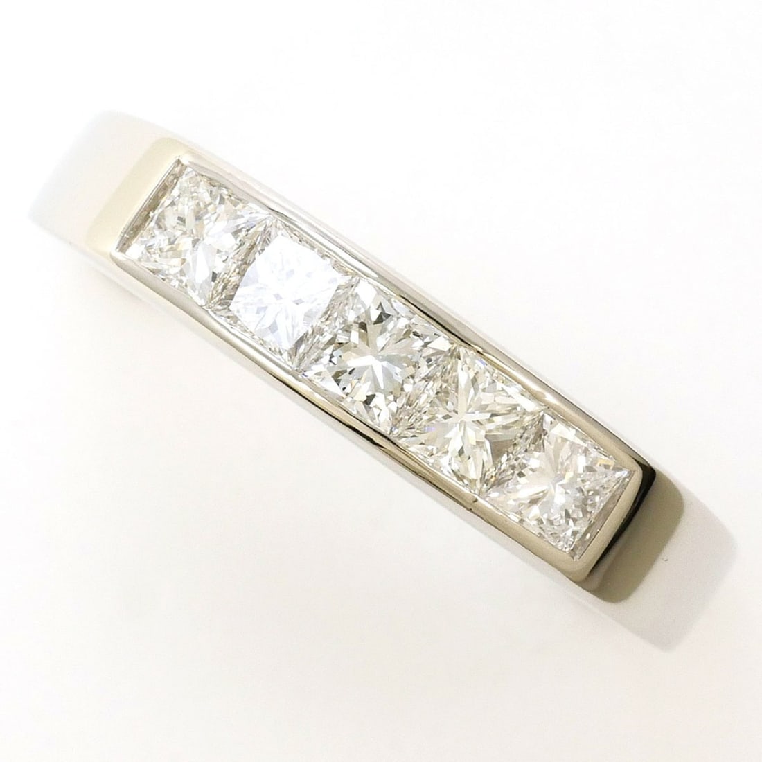 PT850 Platinum Ring with 1 Diamond (0.84ct), Certificate of Authenticity, Total Weight 7.1g, Like (1 of 15)