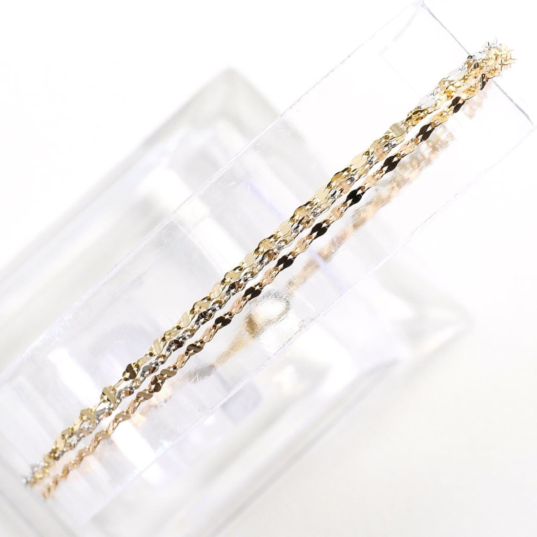 K10 10K YG Yellow Gold Bracelet, Total Weight 0.8g, 17.5cm, Like New Condition.: --- Catalog ---Category: SizeWeight: 0.8g / 0.02oz.Total Length: 17.5cm / 6.88''Category: DesignType: Charm braceletColor: Pink gold, White gold, Yellow goldMetal: Gold, White GoldGender: WomenMateria