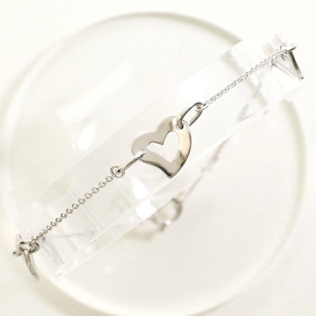 PT850 Platinum PT900 Bracelet, Total Weight Approx. 2.8g, 18.5cm, Jewelry, Used, Like New Condition: --- Catalog ---Category: SizeWeight: 2.8g / 0.09oz.Total Length: 18.5cm / 7.28''Category: DesignType: Charm braceletColor: PlatinumMetal: PlatinumGender: WomenMaterial: Platinum 850, Platinum 900Categ