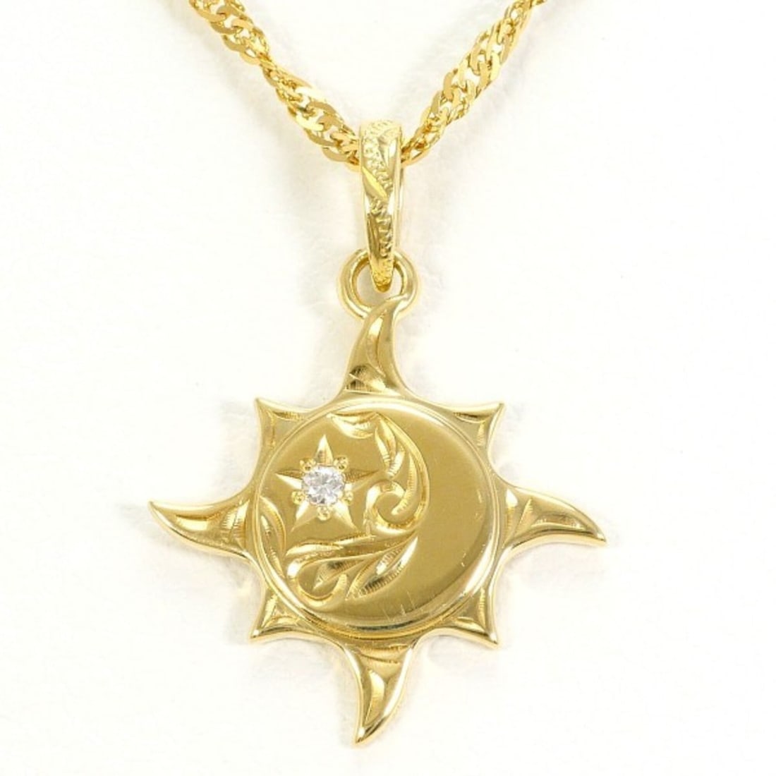 K14 14K Yellow Gold Necklace with Diamonds, Total Weight Approx. 3.3g, 50cm, Jewelry, Used, Like New: --- Catalog ---Category: SizeWeight: 3.3g / 0.11oz.Pendant Size: 20mm x 15mm / 0.78'' x 0.59''Neck Circumference: 50 cm / 19.68''Category: DesignColor: Yellow goldMetal: GoldStone: DiamondGender: Wome