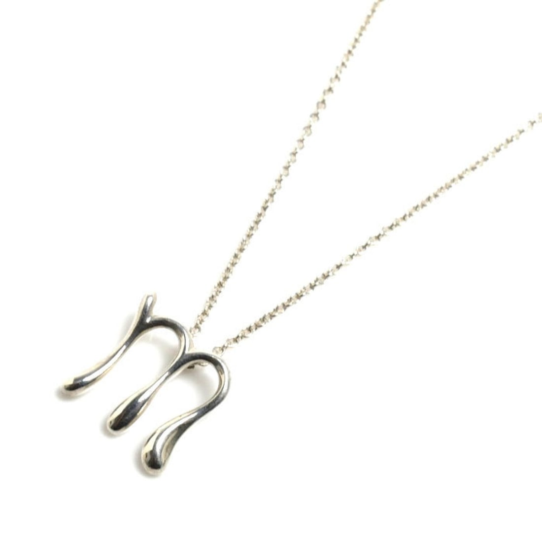 TIFFANY&Co. Tiffany & Co. Sterling Silver 925 Letter Initial M Necklace 2.1g 42cm Women's: --- Catalog ---Category: SizePendant Size: 12mm x 11.7mm / 0.47'' x 0.46''Neck Circumference: 42 cm / 16.53''Category: DesignGender: WomenMaterial: Silver 925Necklace Type: NecklaceCategory: GeneralBr