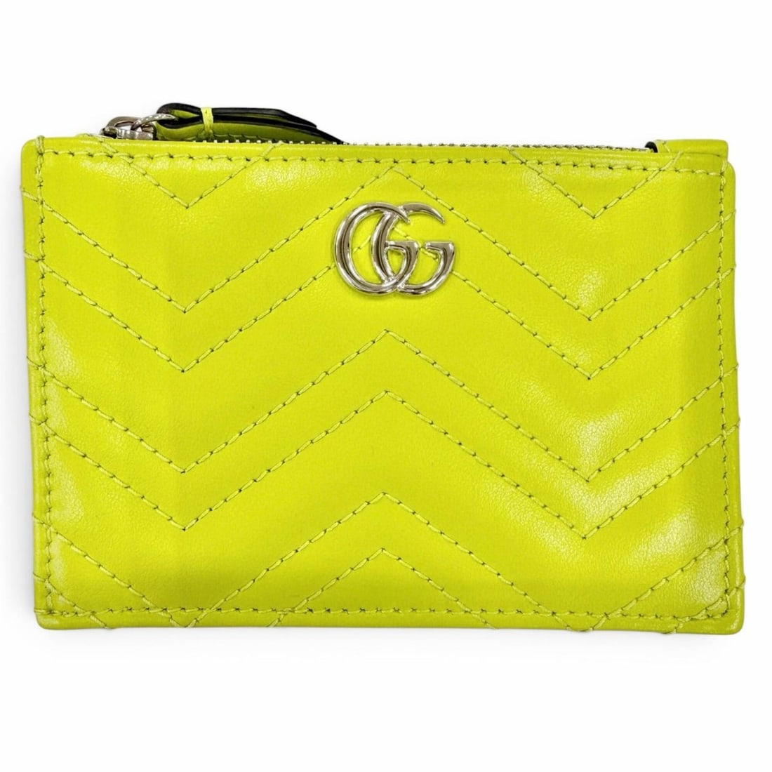 GUCCI 837747 GG Marmont Double G Leather Key Case Ring Wallet/Coin Purse Light Green Made in Italy: --- Catalog ---Category: SizeSize (HxWxD): 8cm x 12cm / 3.14'' x 4.72''Category: DesignType: KeyringColor: Light greenGender: WomenMaterial: LeatherCategory: GeneralMPN: 837747Brand: GucciCountry of O