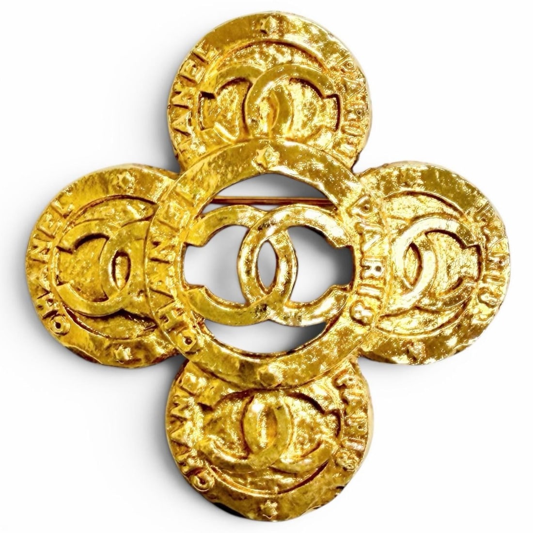 CHANEL Vintage 28 Coco Mark Flower Motif Brooch, Gold, Made in France, Women's, Highly Recommended: --- Catalog ---Category: SizeSize (HxWxD): 5cm x 4.8cm / 1.96'' x 1.88''Category: DesignType: BroochColor: GoldGender: WomenCategory: GeneralBrand: ChanelCountry of Origin: France--- Item List ---Sect