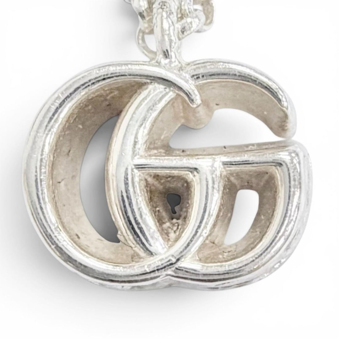 GUCCI 770724 Double G Necklace, 925 Sterling Silver, Weight 5.4g, Women's, Comes with Box and Dust: --- Catalog ---Category: SizePendant Size: 8mm x 10mm / 0.31'' x 0.39''Neck Circumference: 38.5 cm - 42.5 cm / 15.15'' - 16.73''Category: DesignColor: SilverGender: WomenMaterial: Silver 925Necklace T
