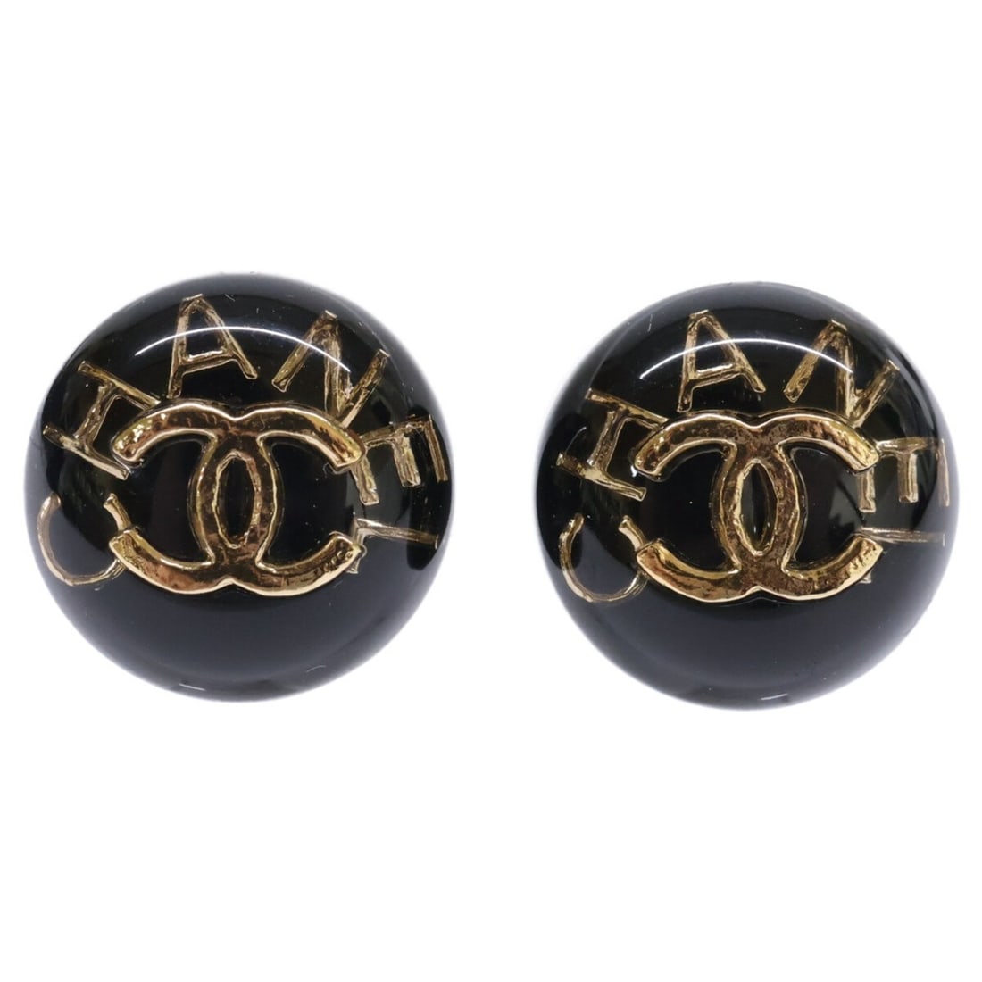 CHANEL D22A Coco Mark Resin Metal Earrings, Black Gold, Women's: --- Catalog ---Category: SizeSize (HxWxD): 17.00mm x 17.00mm / 0.67'' x 0.67''Category: DesignType: Stud earringsColor: Black, GoldGender: WomenMaterial: ResinCategory: GeneralBrand: Chanel--- Item Li