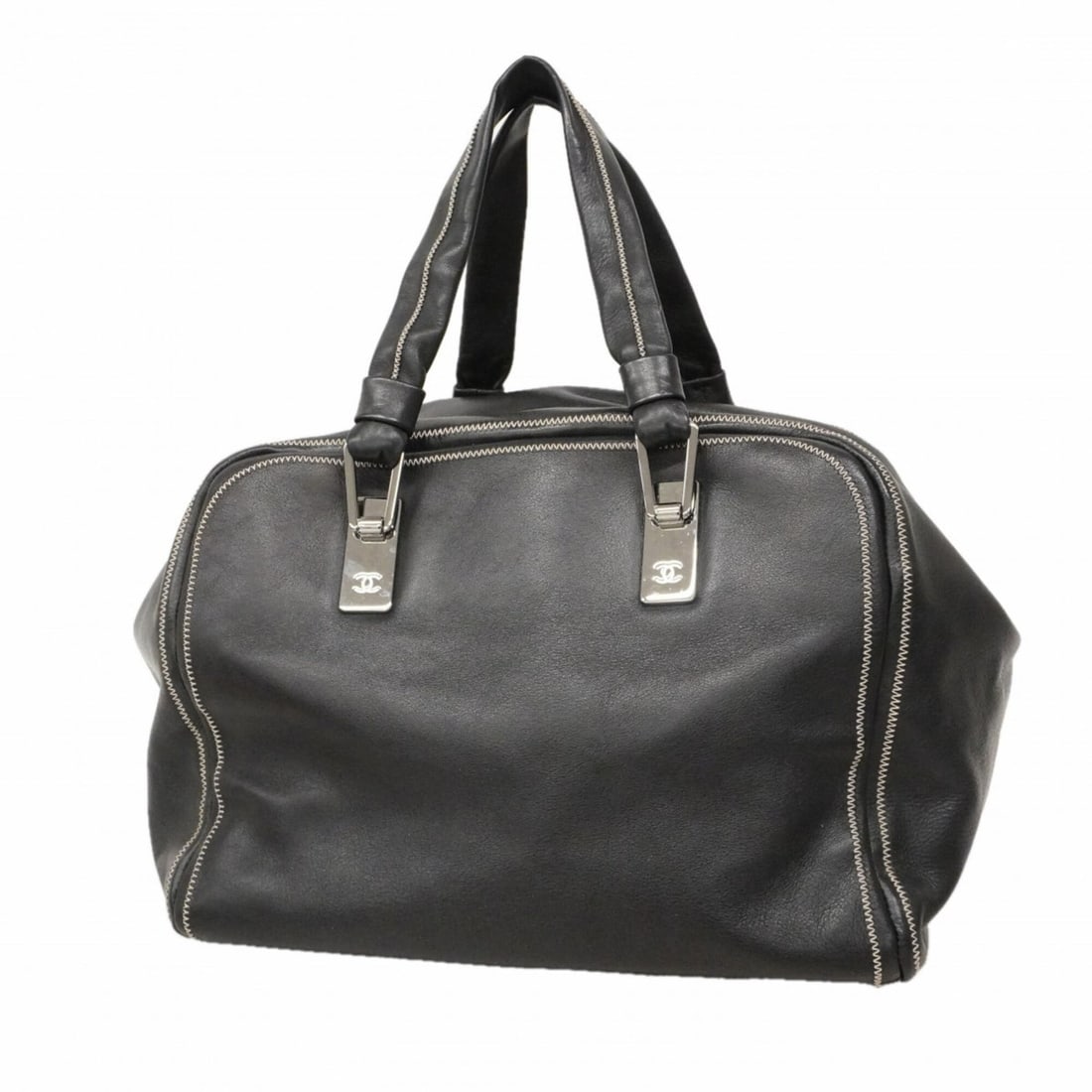 Chanel handbag, leather, black, women's: --- Catalog ---Category: SizeSize (HxWxD): 23cm x 29cm x 21cm / 9.05'' x 11.41'' x 8.26''Category: DesignType: HandbagColor: BlackGender: WomenMaterial: Leather Hardware Color: SilverCategory: General