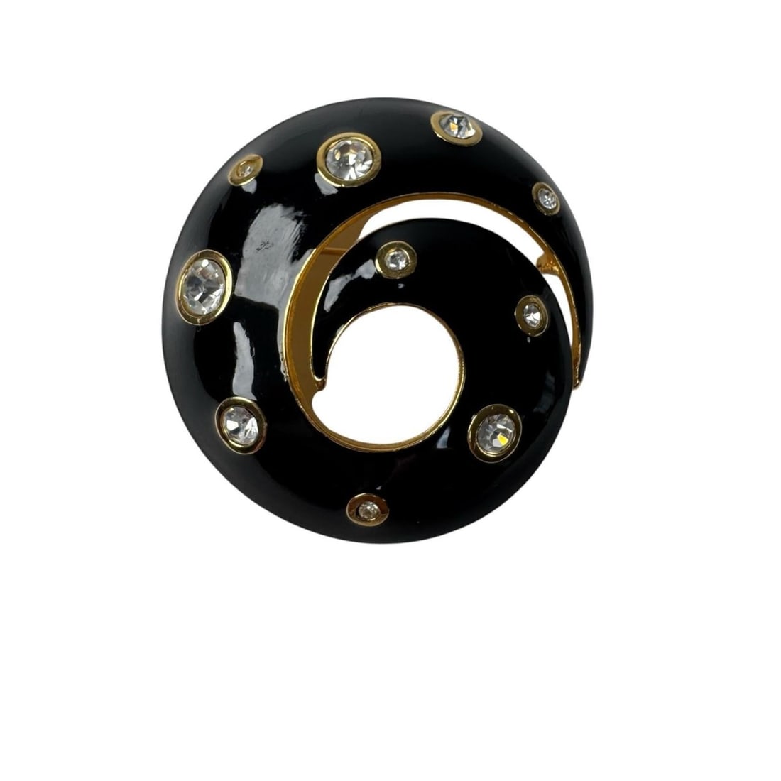 Christian Dior Vintage Brooch, Black Spiral, Women's: --- Catalog ---Category: SizeSize (HxWxD): 5.7cm x 5.5cm / 2.24'' x 2.16''Category: DesignType: BroochColor: Black, GoldGender: WomenMaterial: MetalCategory: GeneralBrand: Christian Dior--- Item List 